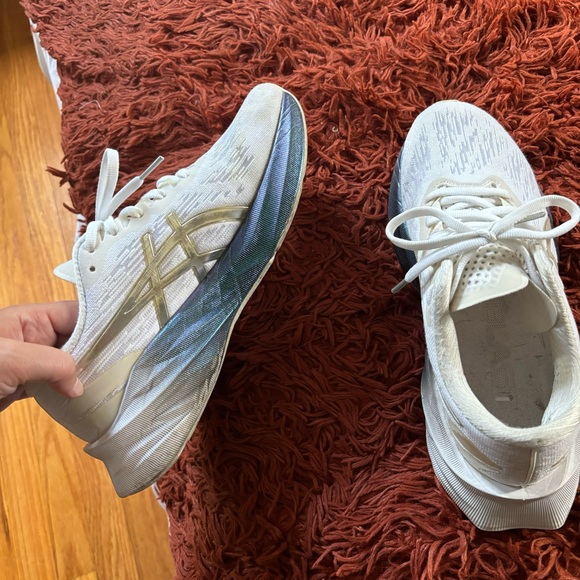 ASICS Novablast - Picture 5 of 7